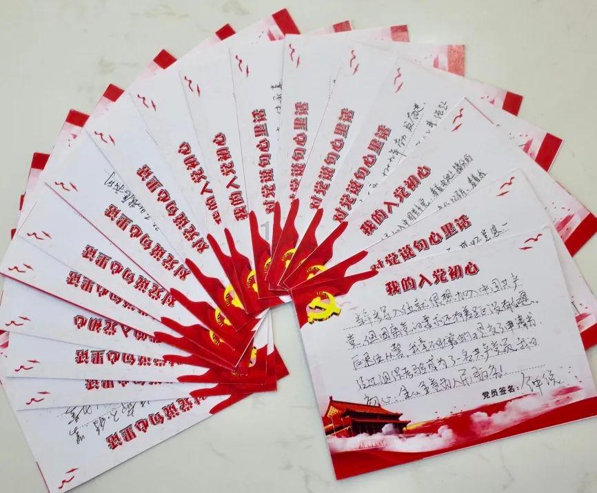 梦见一半黑棺一半红棺游戏画面
