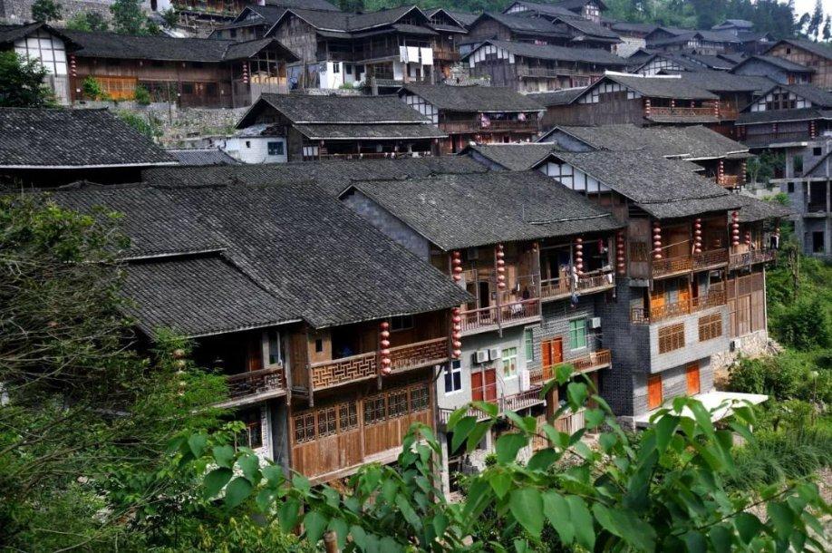 暖在椰城： 情系低保户   寒冬送温暖